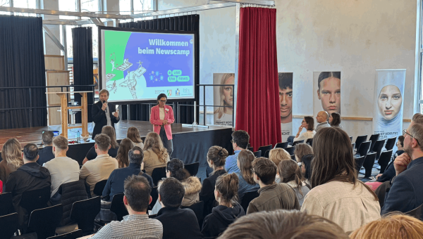 Pilot-Newscamp in NRW integriert Elternabend mit Beratungsstunde