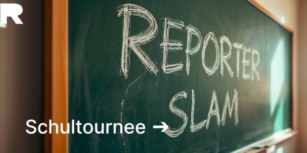 „Reporter-Slam“ auf Schultournee: Showtime und Medienkompetenz-Workshop